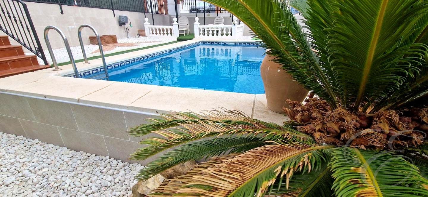 2 sovrum Lägenhet till salu i Vinuela med pool - 169 000 € (Ref: 9329370)