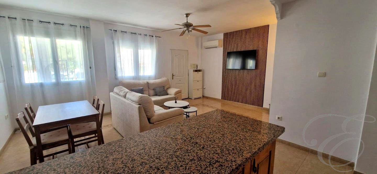 2 sovrum Lägenhet till salu i Vinuela med pool - 169 000 € (Ref: 9329370)