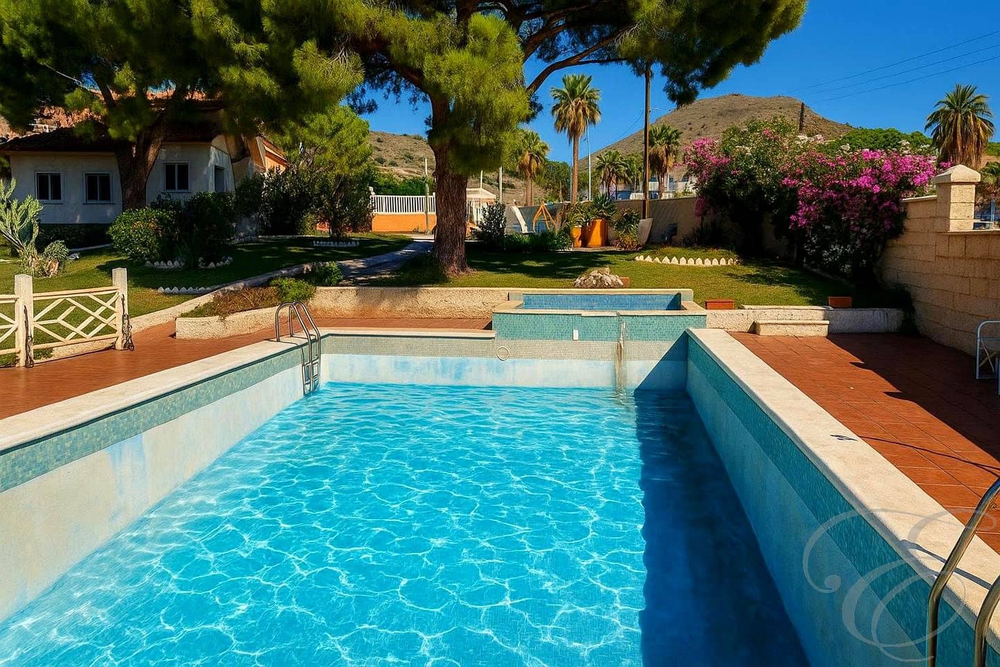 5 slaapkamer Villa te koop in Motril met zwembad garage - € 1.000.000 (Ref: 9343697)