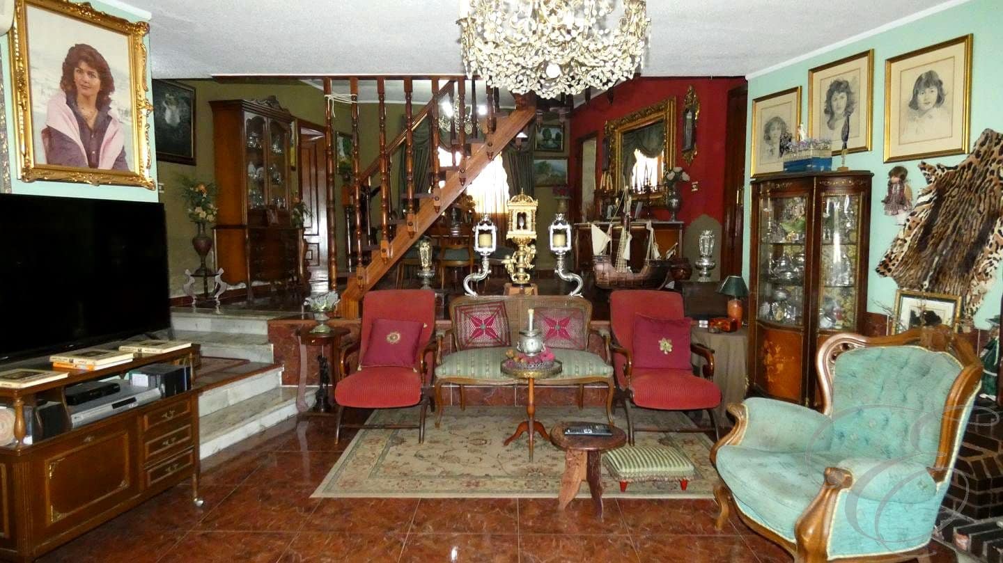 5 slaapkamer Villa te koop in Motril met zwembad garage - € 1.000.000 (Ref: 9343697)
