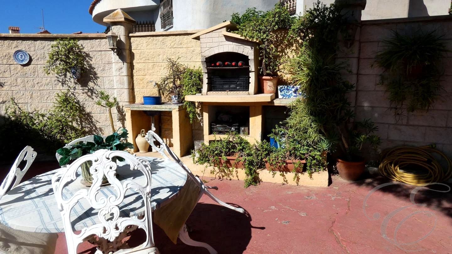 5 slaapkamer Villa te koop in Motril met zwembad garage - € 1.000.000 (Ref: 9343697)