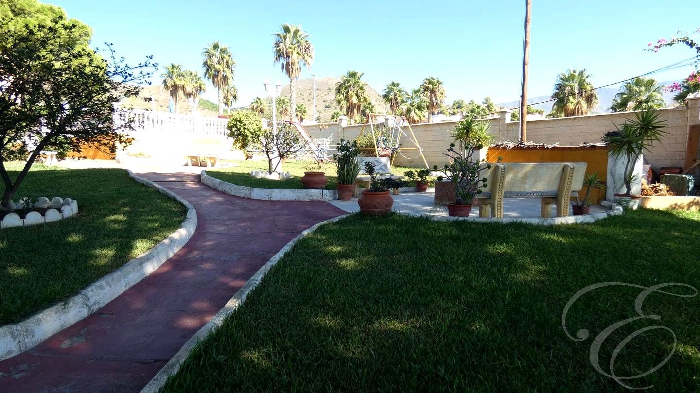 5 slaapkamer Villa te koop in Motril met zwembad garage - € 1.000.000 (Ref: 9343697)