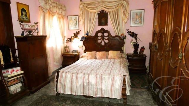 5 soverom Villa til salgs i Motril med svømmebasseng garasje - € 1 000 000 (Ref: 9343697)