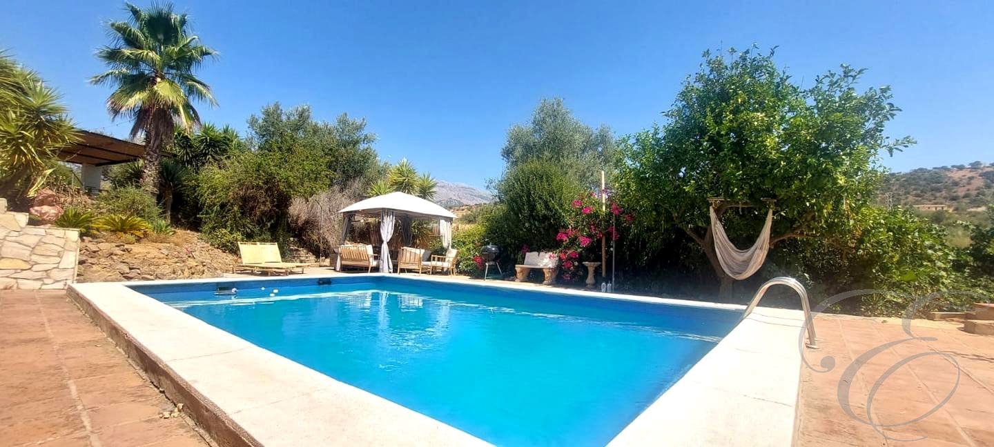 3 soveværelse Villa til salg i Riogordo med swimmingpool garage - € 360.000 (Ref: 9354046)