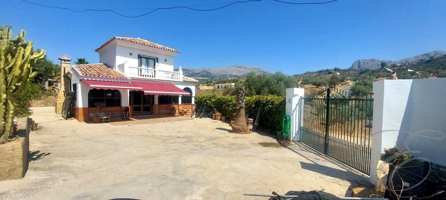 3 soveværelse Villa til salg i Riogordo med swimmingpool garage - € 360.000 (Ref: 9354046)