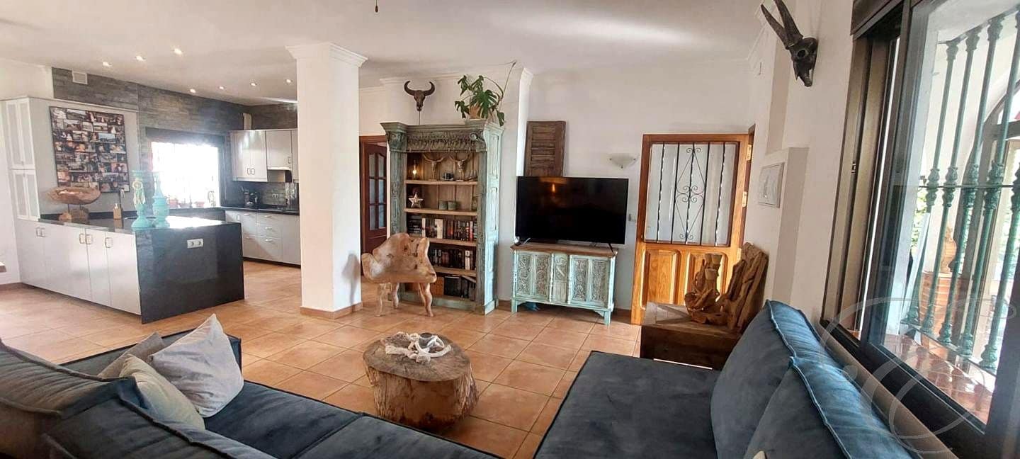 3 soveværelse Villa til salg i Riogordo med swimmingpool garage - € 360.000 (Ref: 9354046)