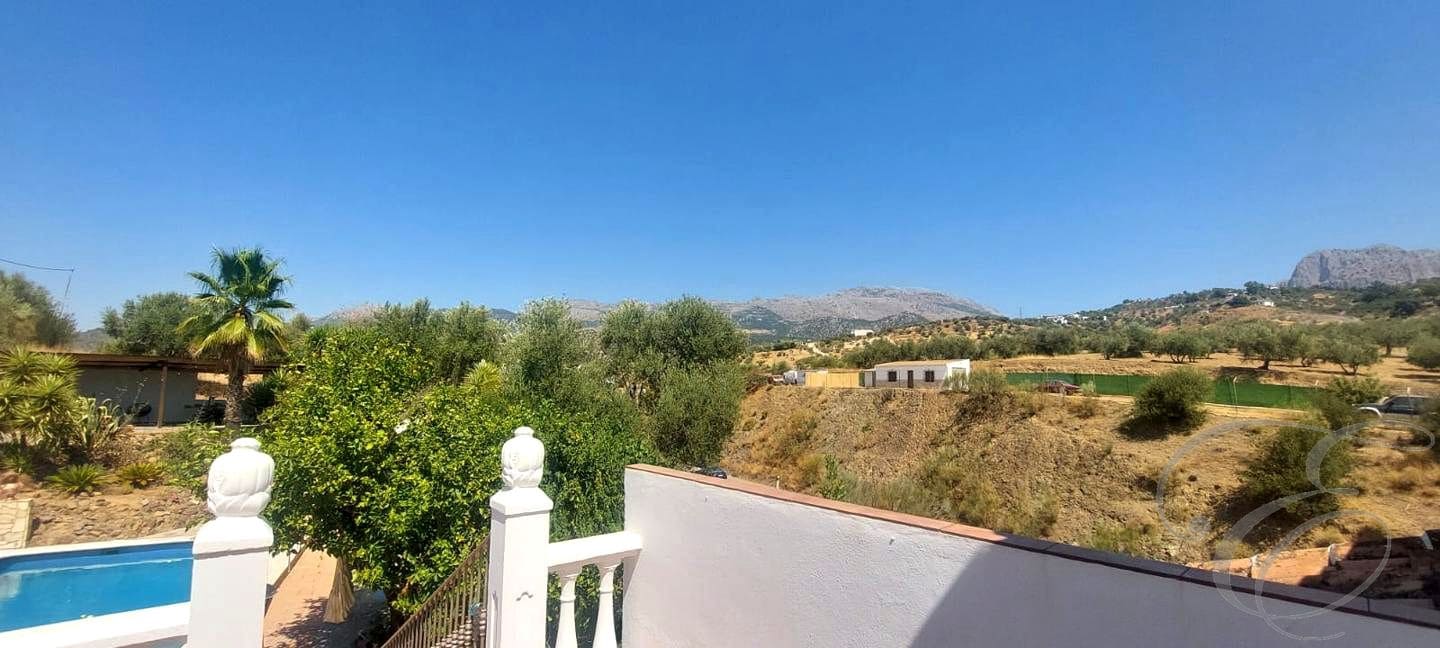 3 soveværelse Villa til salg i Riogordo med swimmingpool garage - € 360.000 (Ref: 9354046)