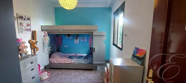 3 soveværelse Villa til salg i Riogordo med swimmingpool garage - € 360.000 (Ref: 9354046)