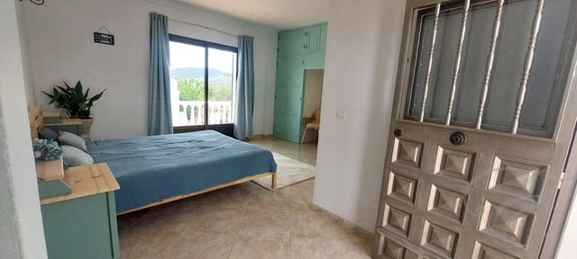 3 soveværelse Villa til salg i Riogordo med swimmingpool garage - € 360.000 (Ref: 9354046)