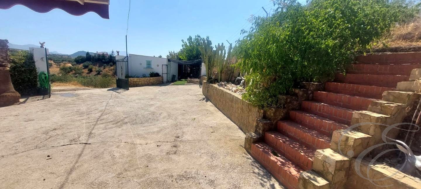 3 soveværelse Villa til salg i Riogordo med swimmingpool garage - € 360.000 (Ref: 9354046)