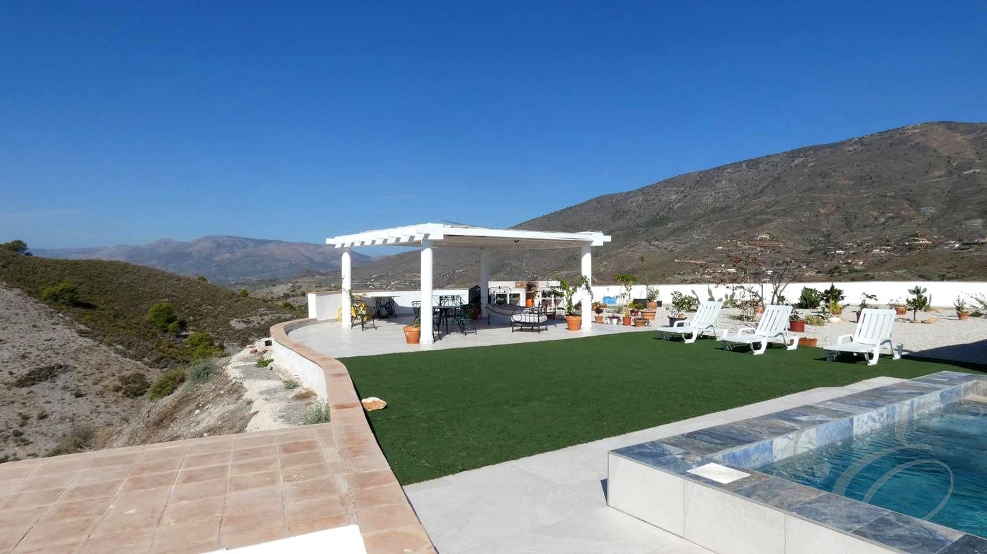 2 slaapkamer Villa te koop in Motril met zwembad garage - € 280.000 (Ref: 9360306)