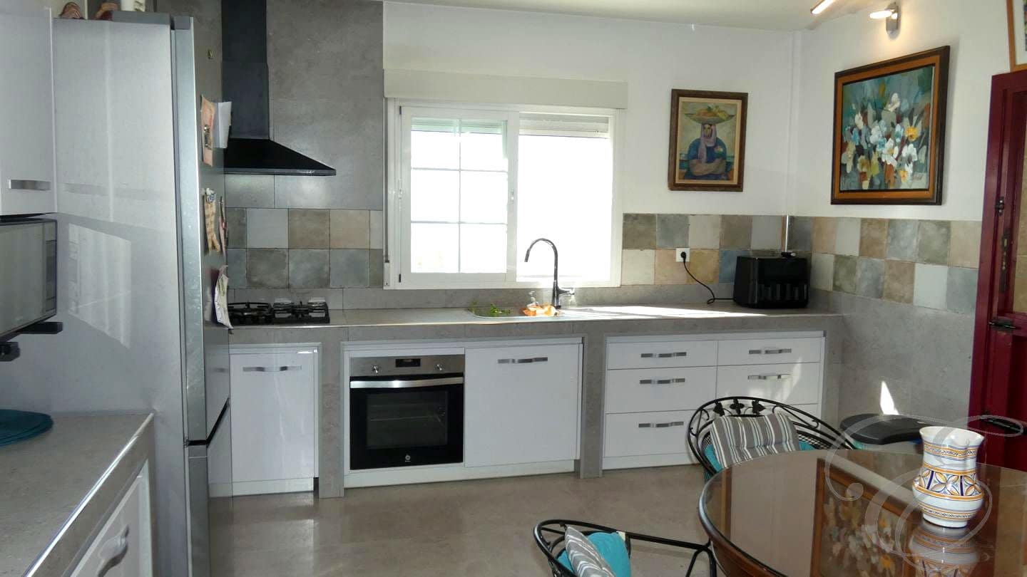 2 slaapkamer Villa te koop in Motril met zwembad garage - € 280.000 (Ref: 9360306)