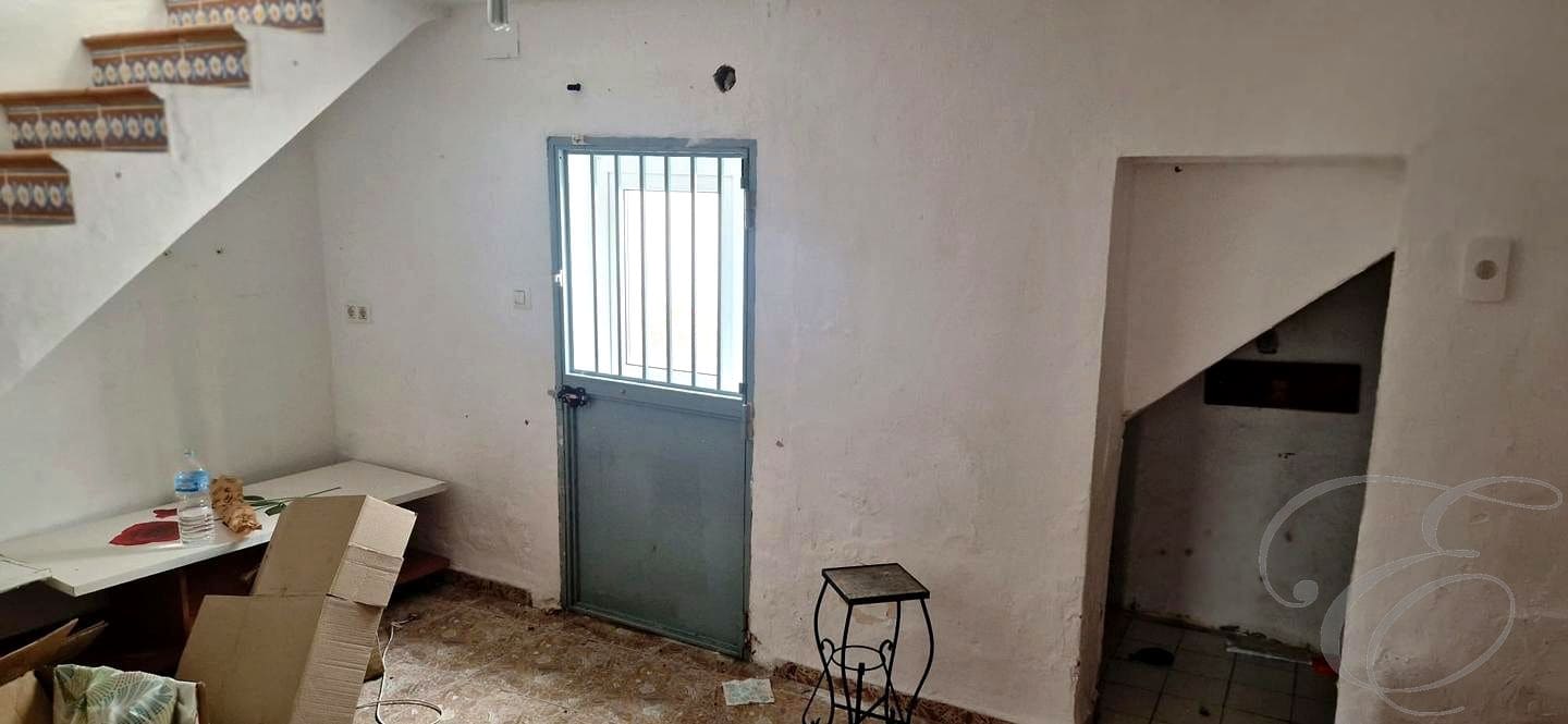 2 bedroom Villa for sale in Velez-Malaga - € 84,950 (Ref: 9379877)