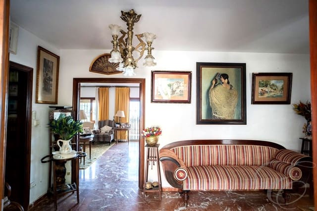 8 slaapkamer Villa te koop in El Candado, Málaga stad met zwembad garage - € 1.575.000 (Ref: 9397795)