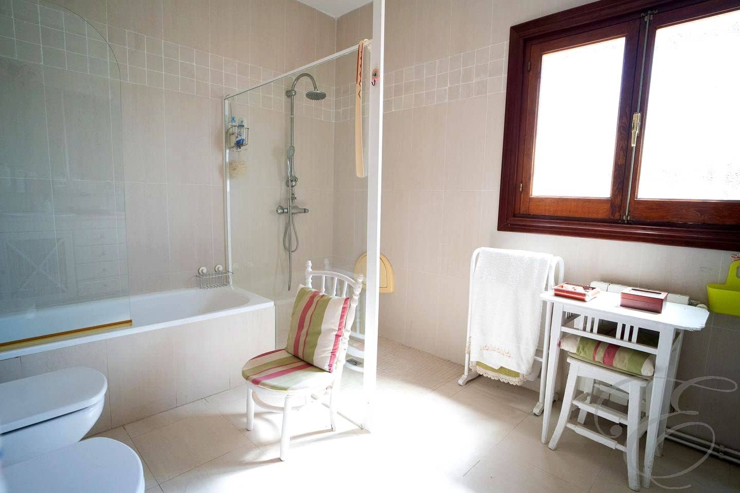 8 soverom Villa til salgs i Malaga by med svømmebasseng garasje - € 1 575 000 (Ref: 9397795)