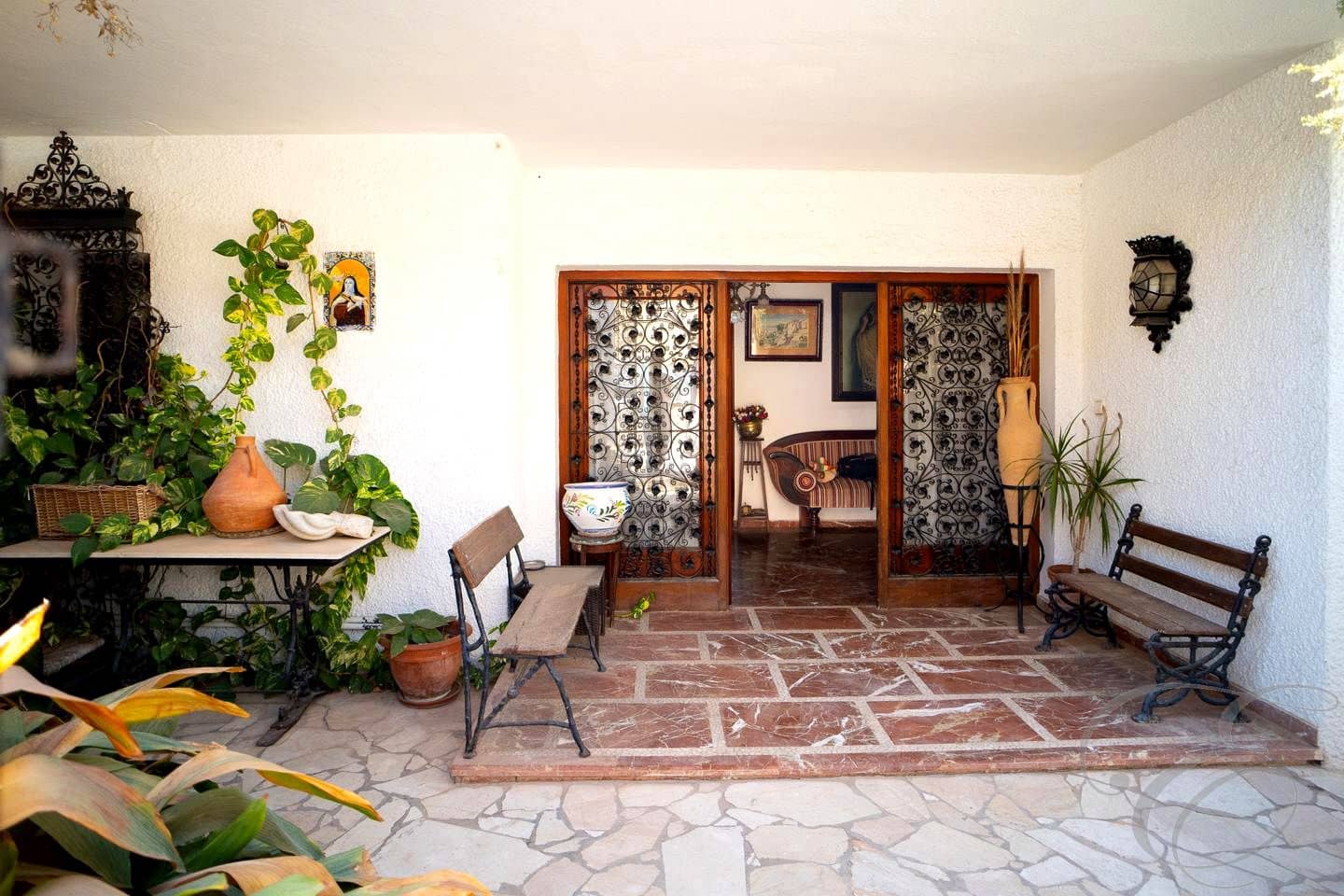 8 soverom Villa til salgs i Malaga by med svømmebasseng garasje - € 1 575 000 (Ref: 9397795)