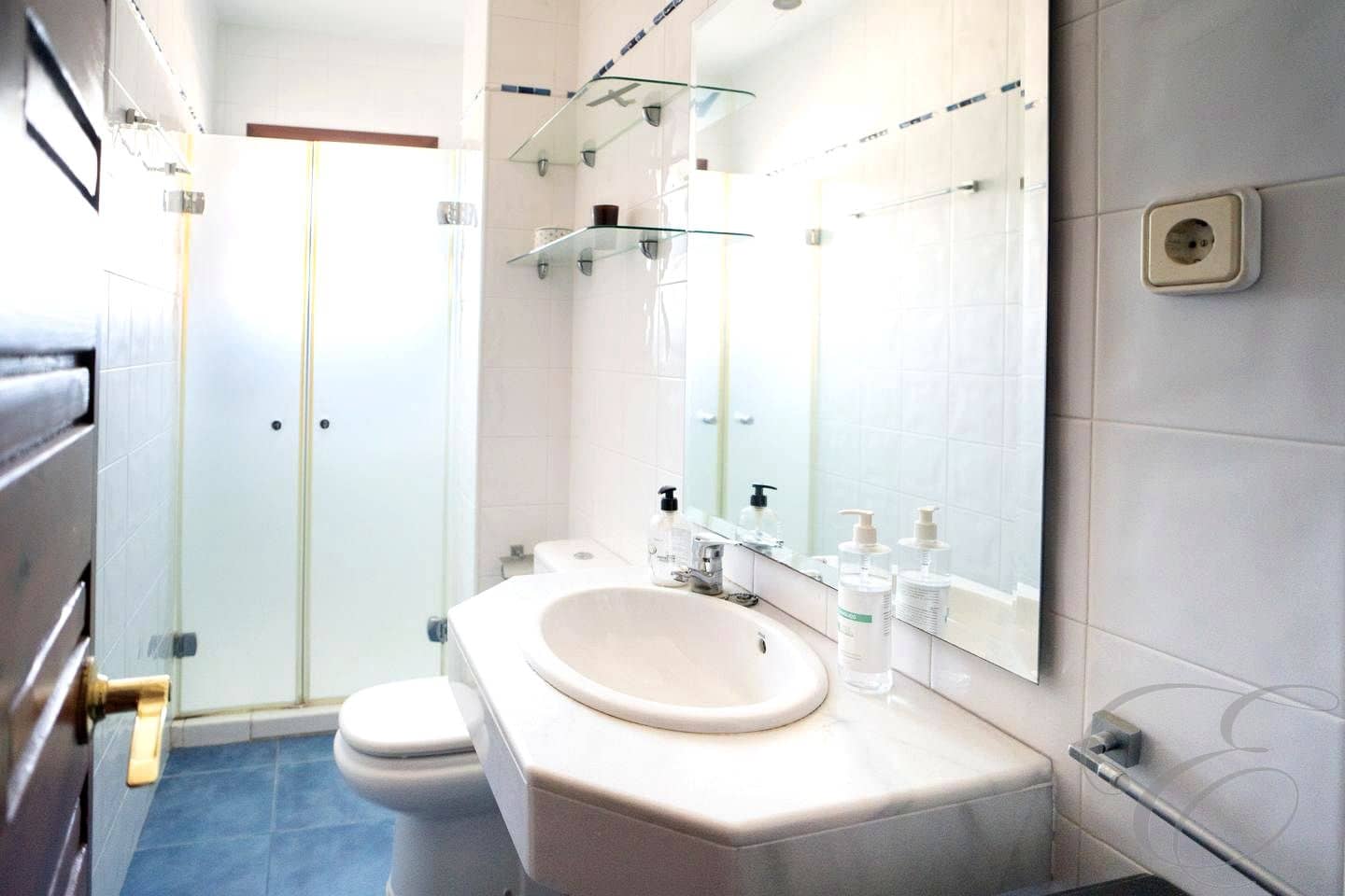 8 soverom Villa til salgs i Malaga by med svømmebasseng garasje - € 1 575 000 (Ref: 9397795)