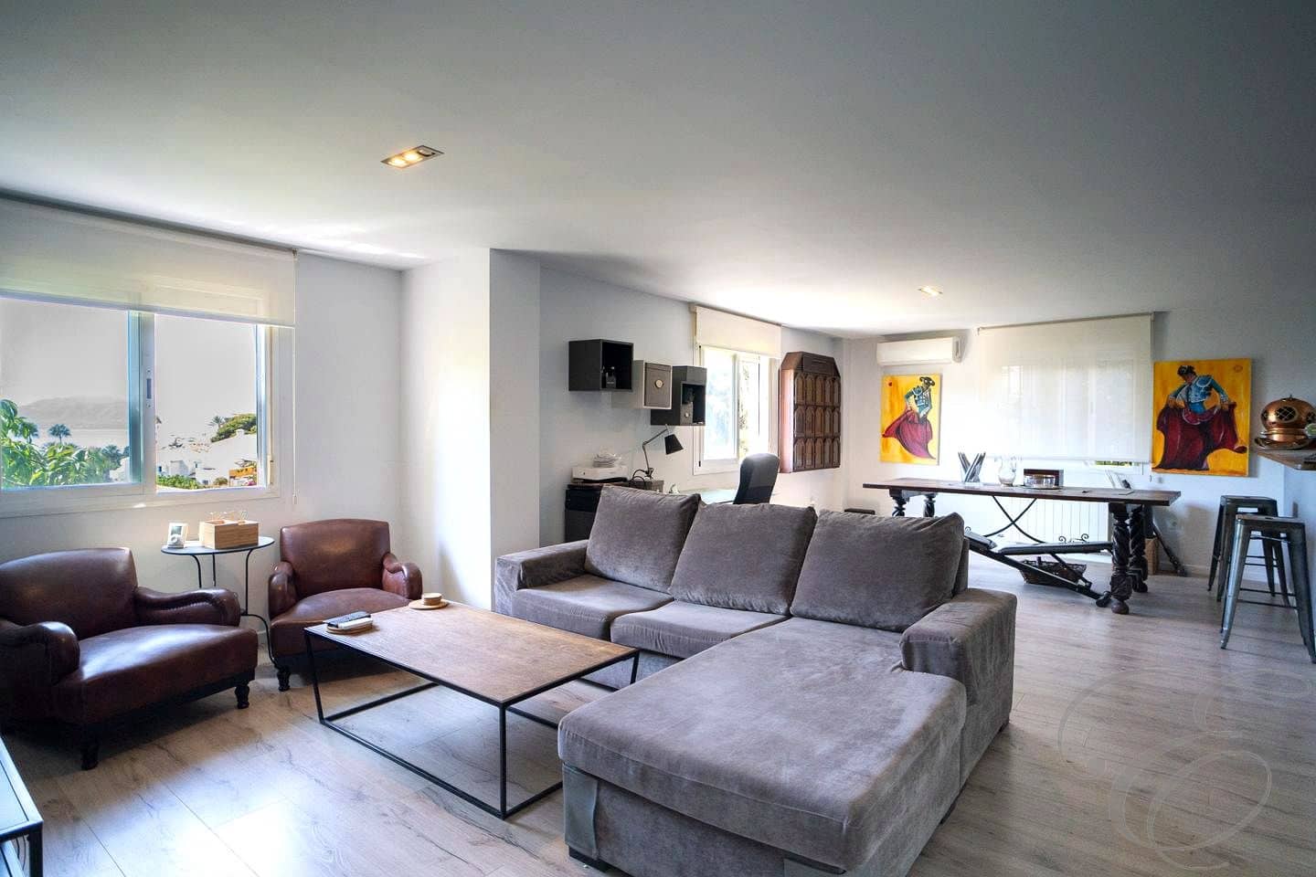 8 soverom Villa til salgs i Malaga by med svømmebasseng garasje - € 1 575 000 (Ref: 9397795)