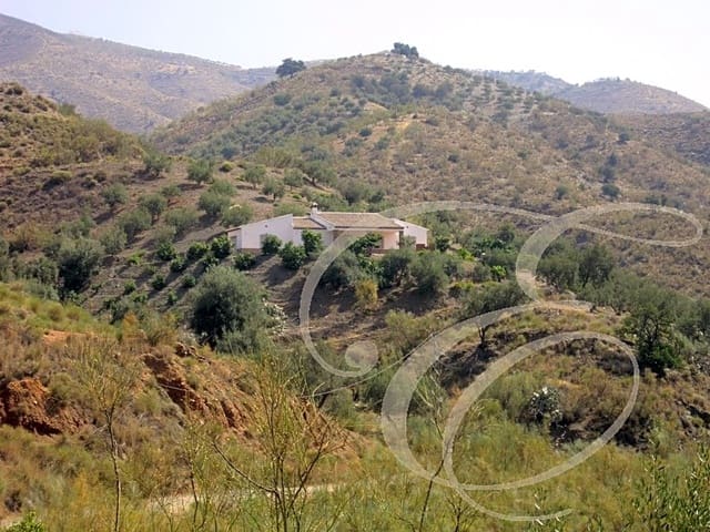 3 soverom Finca/Herregård til salgs i Rubite, Sedella med garasje - € 295 000 (Ref: 9401819)