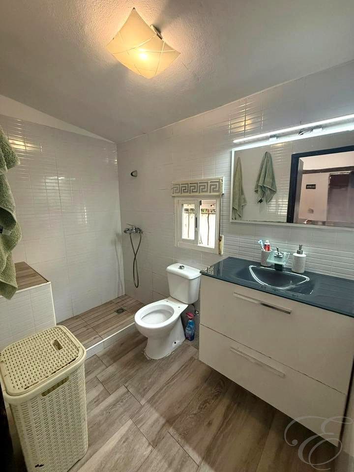 2 soveværelse Villa til salg i Benajarafe med garage - € 345.000 (Ref: 9420625)