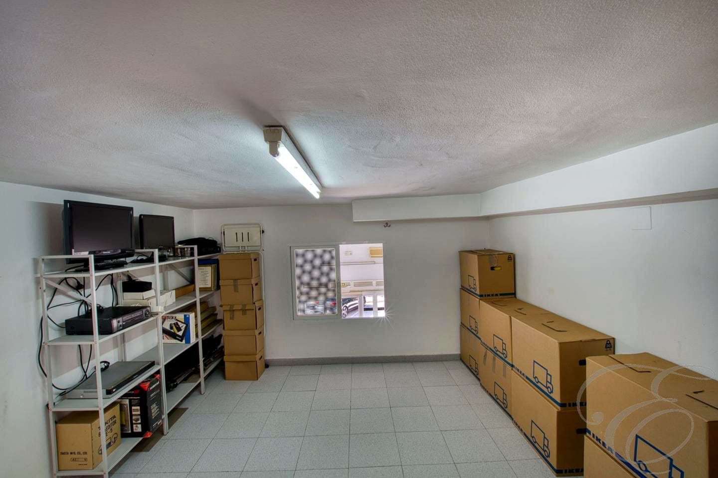 3 slaapkamer Bedrijf te koop in Velez-Malaga - € 98.000 (Ref: 9436383)