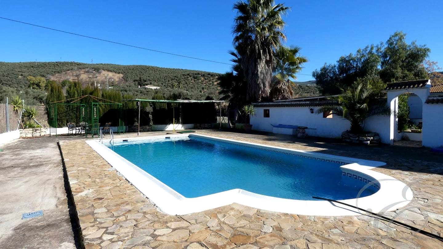 7 makuuhuone Huvila myytävänä paikassa Iznajar mukana uima-altaan 
autotalli - 299 000 € (Ref: 9489741)