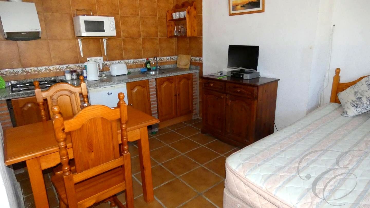 7 makuuhuone Huvila myytävänä paikassa Iznajar mukana uima-altaan 
autotalli - 299 000 € (Ref: 9489741)