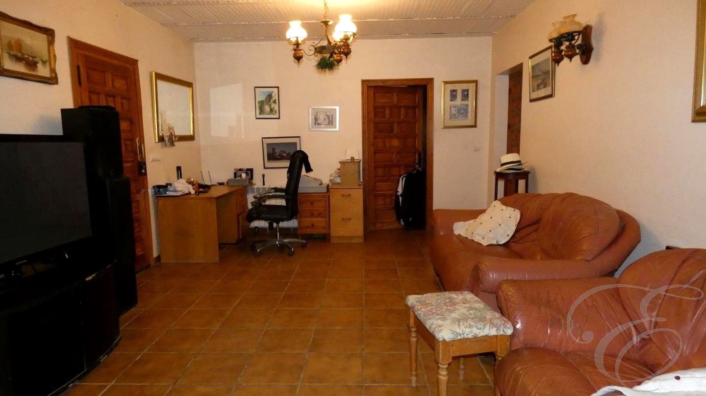 7 makuuhuone Huvila myytävänä paikassa Iznajar mukana uima-altaan 
autotalli - 299 000 € (Ref: 9489741)