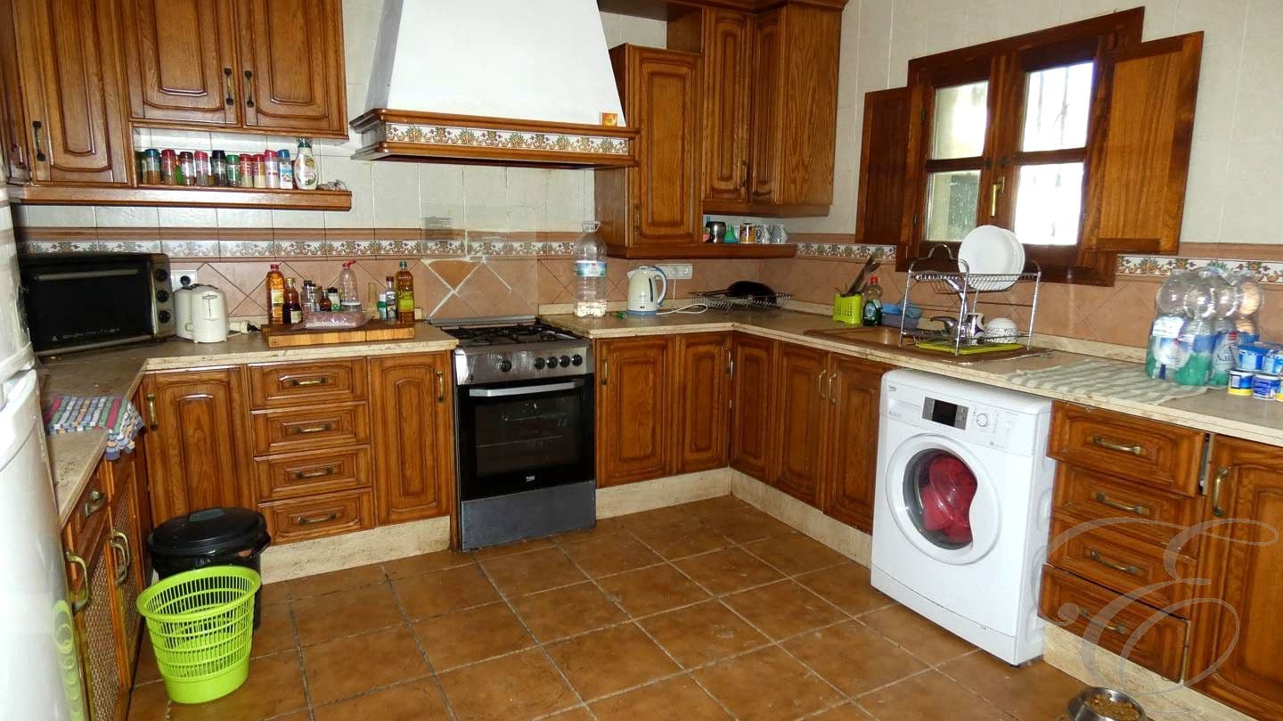 7 makuuhuone Huvila myytävänä paikassa Iznajar mukana uima-altaan 
autotalli - 299 000 € (Ref: 9489741)