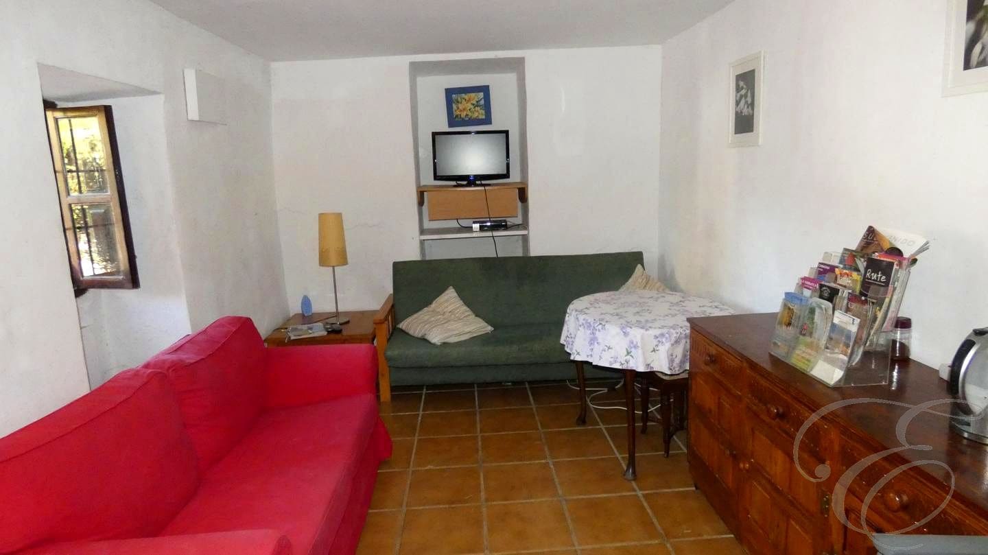 7 makuuhuone Huvila myytävänä paikassa Iznajar mukana uima-altaan 
autotalli - 299 000 € (Ref: 9489741)