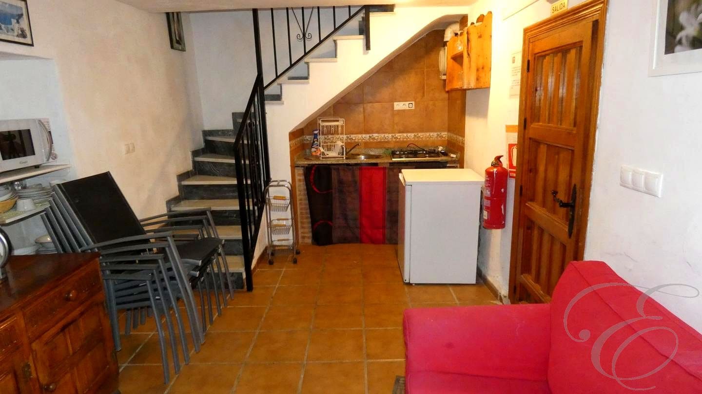 7 makuuhuone Huvila myytävänä paikassa Iznajar mukana uima-altaan 
autotalli - 299 000 € (Ref: 9489741)