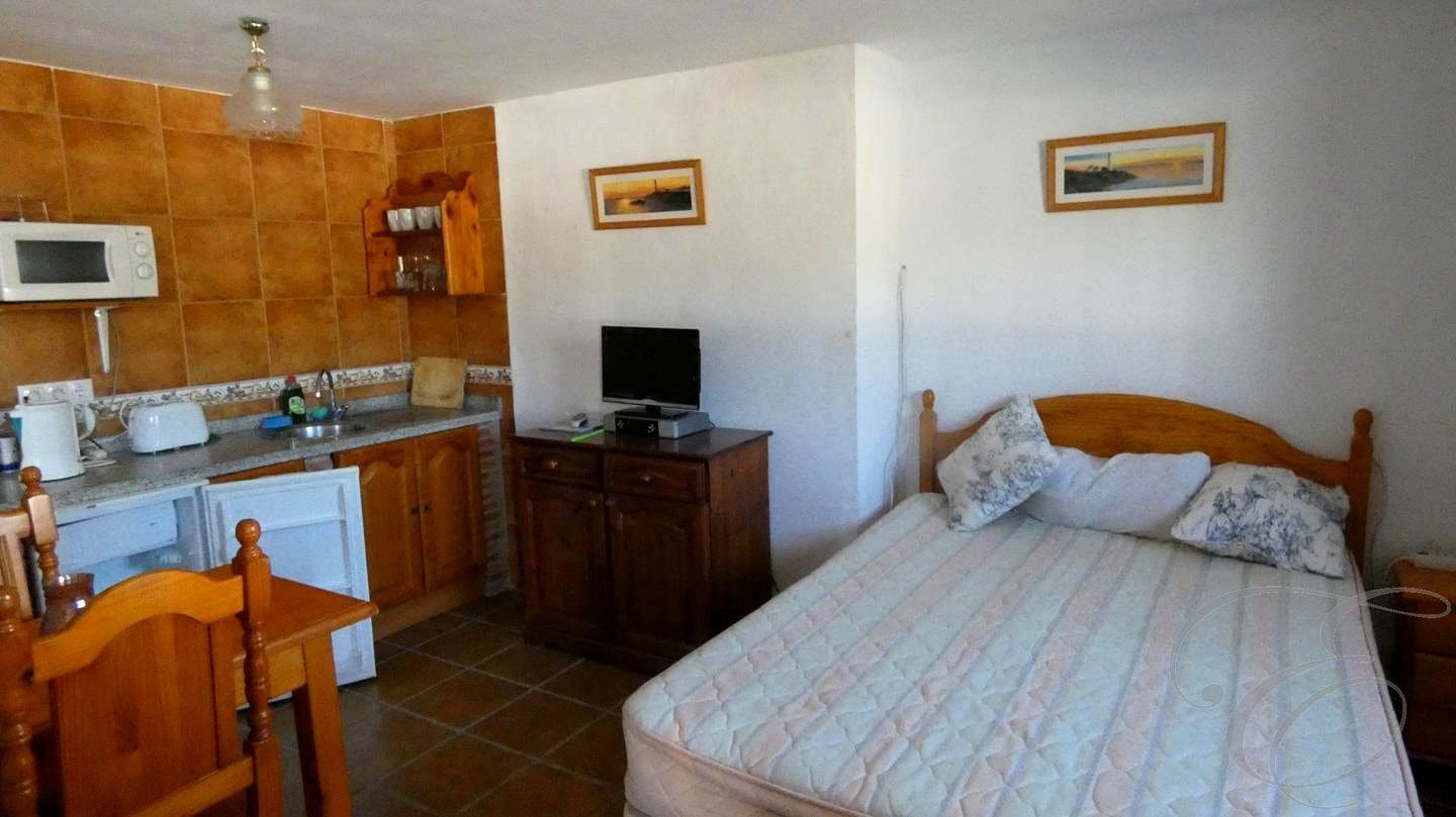 7 makuuhuone Huvila myytävänä paikassa Iznajar mukana uima-altaan 
autotalli - 299 000 € (Ref: 9489741)