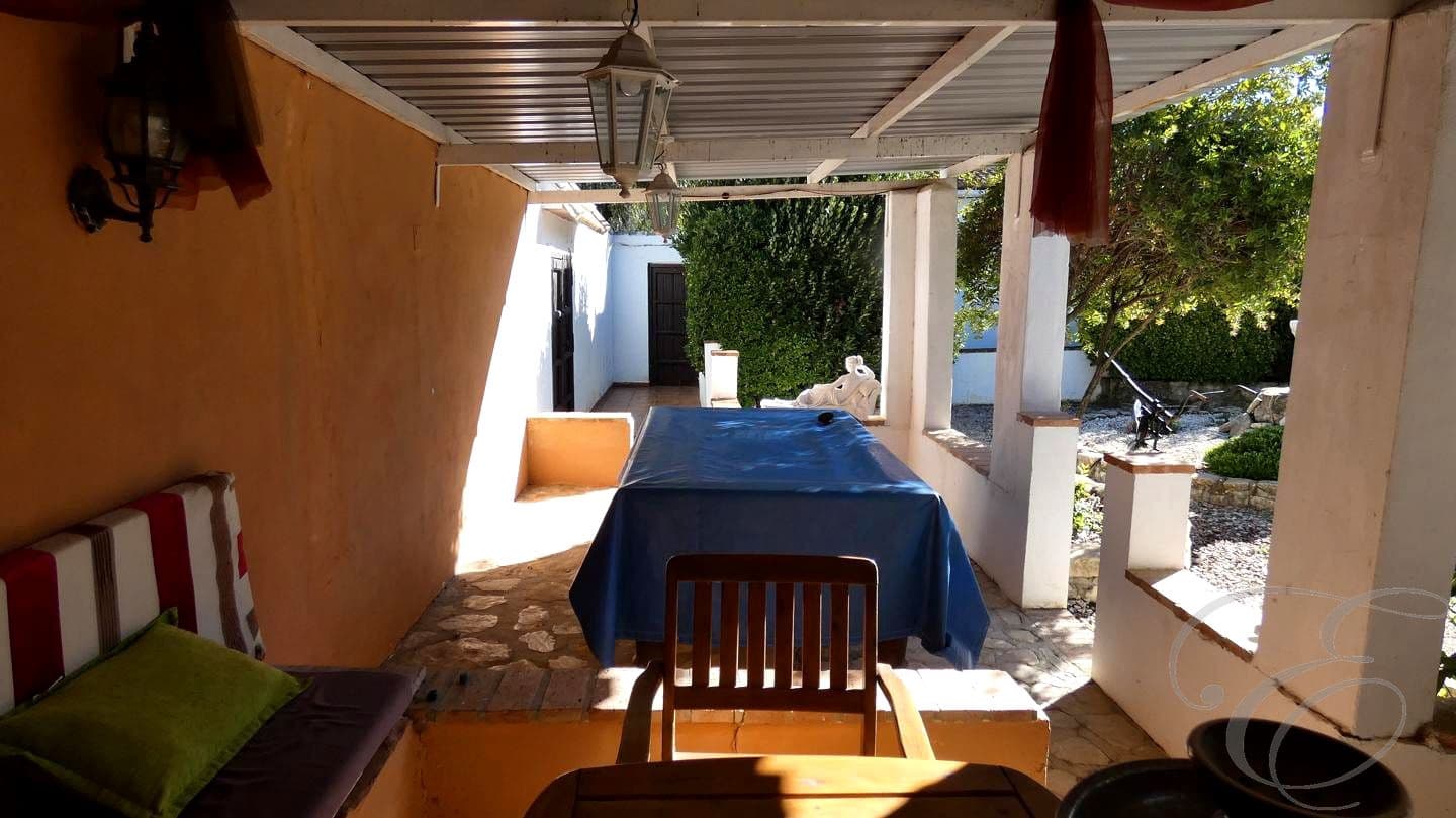 7 makuuhuone Huvila myytävänä paikassa Iznajar mukana uima-altaan 
autotalli - 299 000 € (Ref: 9489741)