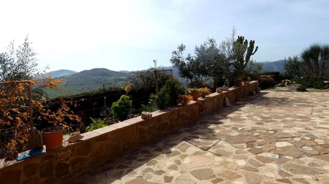 4 soveværelse Finca/Landehus til salg i Villanueva de la Concepcion med garage - € 260.000 (Ref: 9500693)