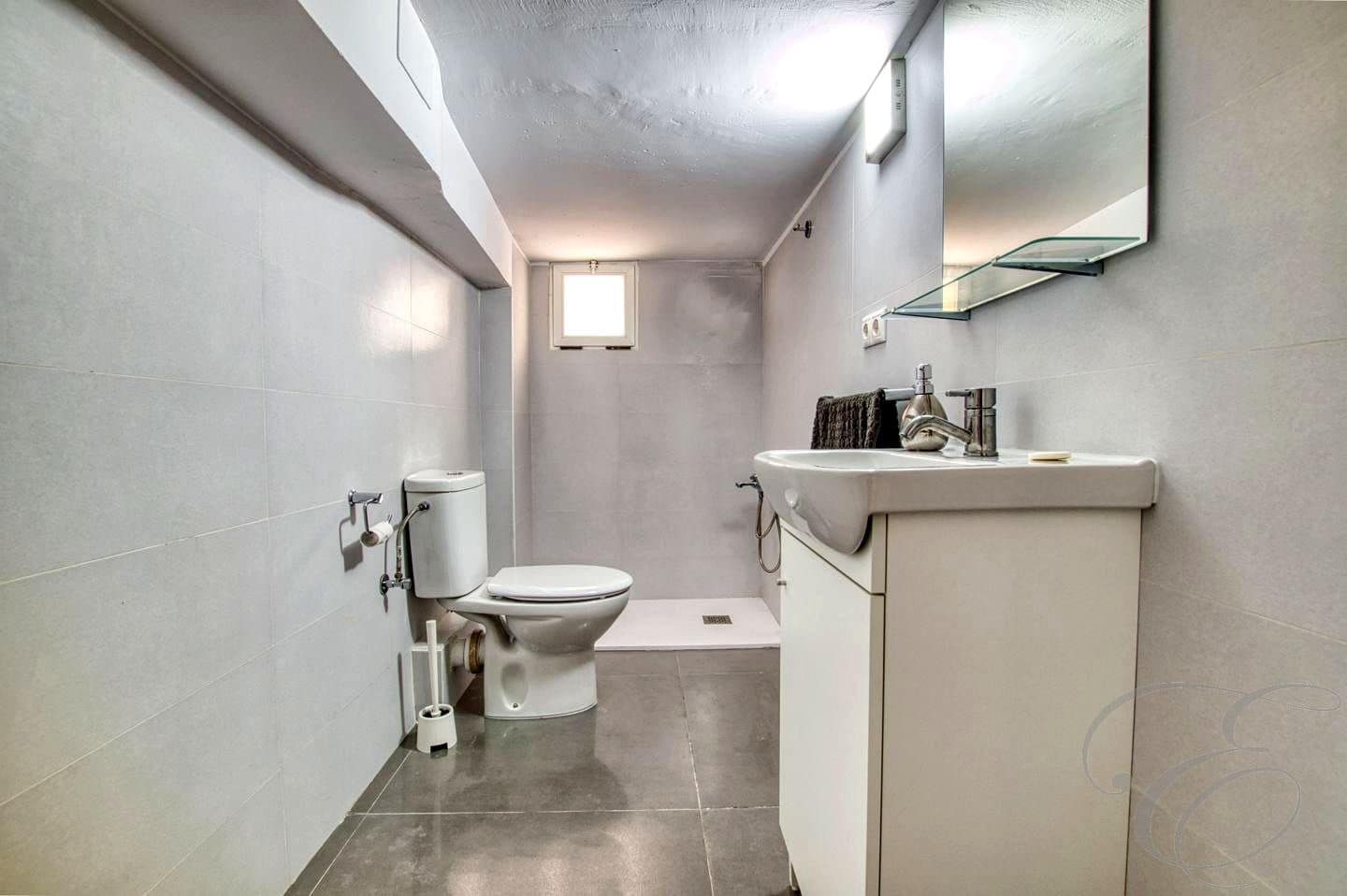 Flat for sale in Velez-Malaga - € 155,000 (Ref: 9503168)