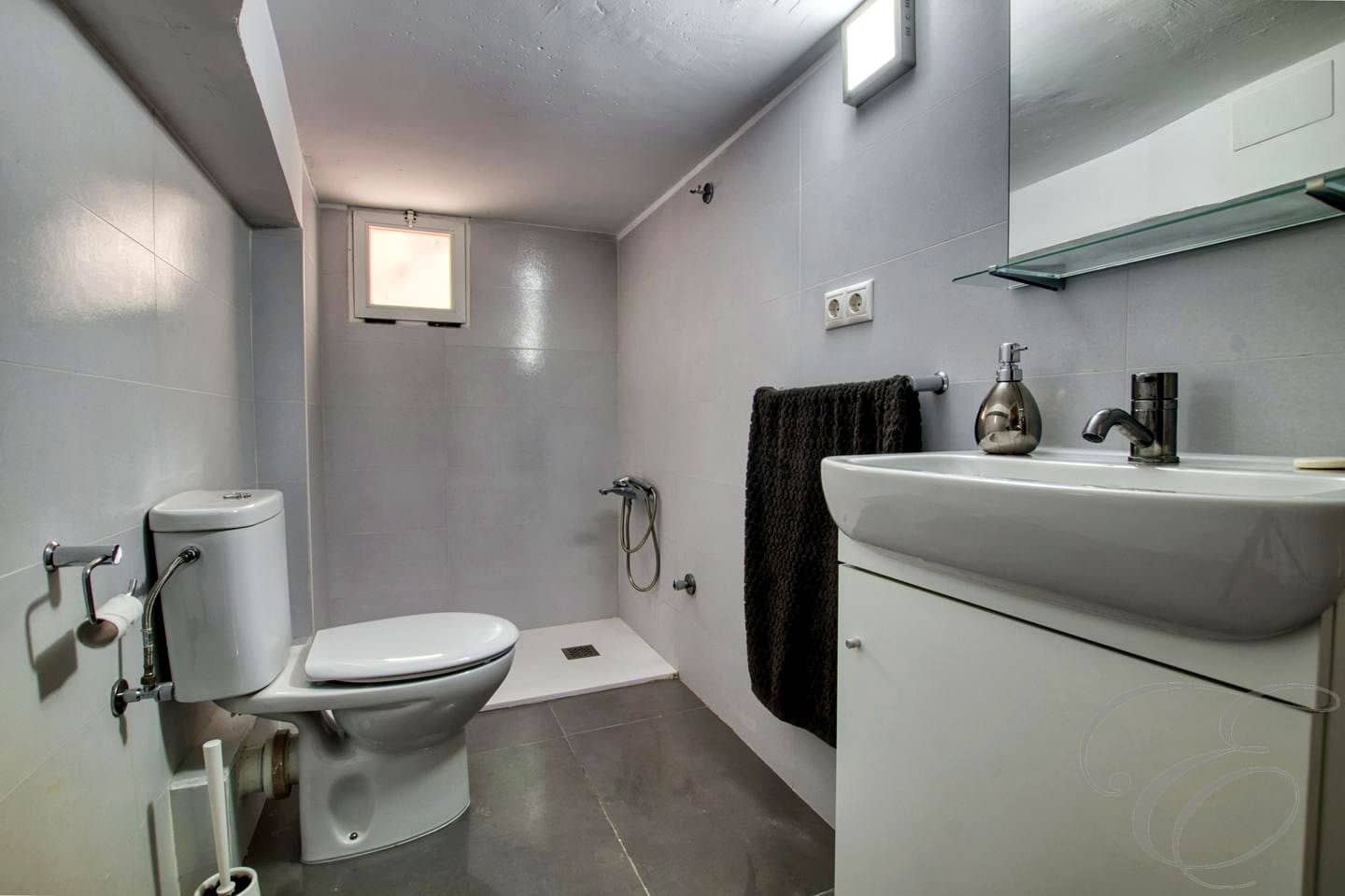 Flat for sale in Velez-Malaga - € 155,000 (Ref: 9503168)