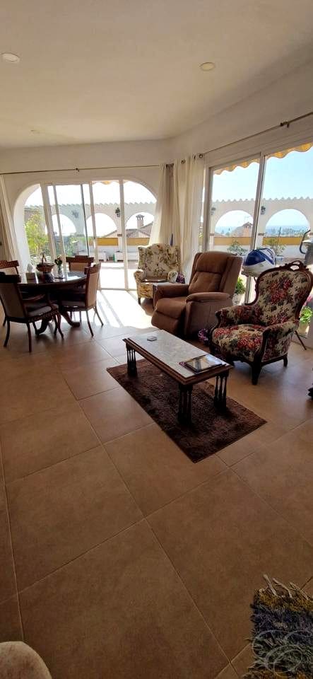 Chalet de 4 habitaciones en Caleta de Vélez en venta con piscina - 485.000 € (Ref: 9516376)