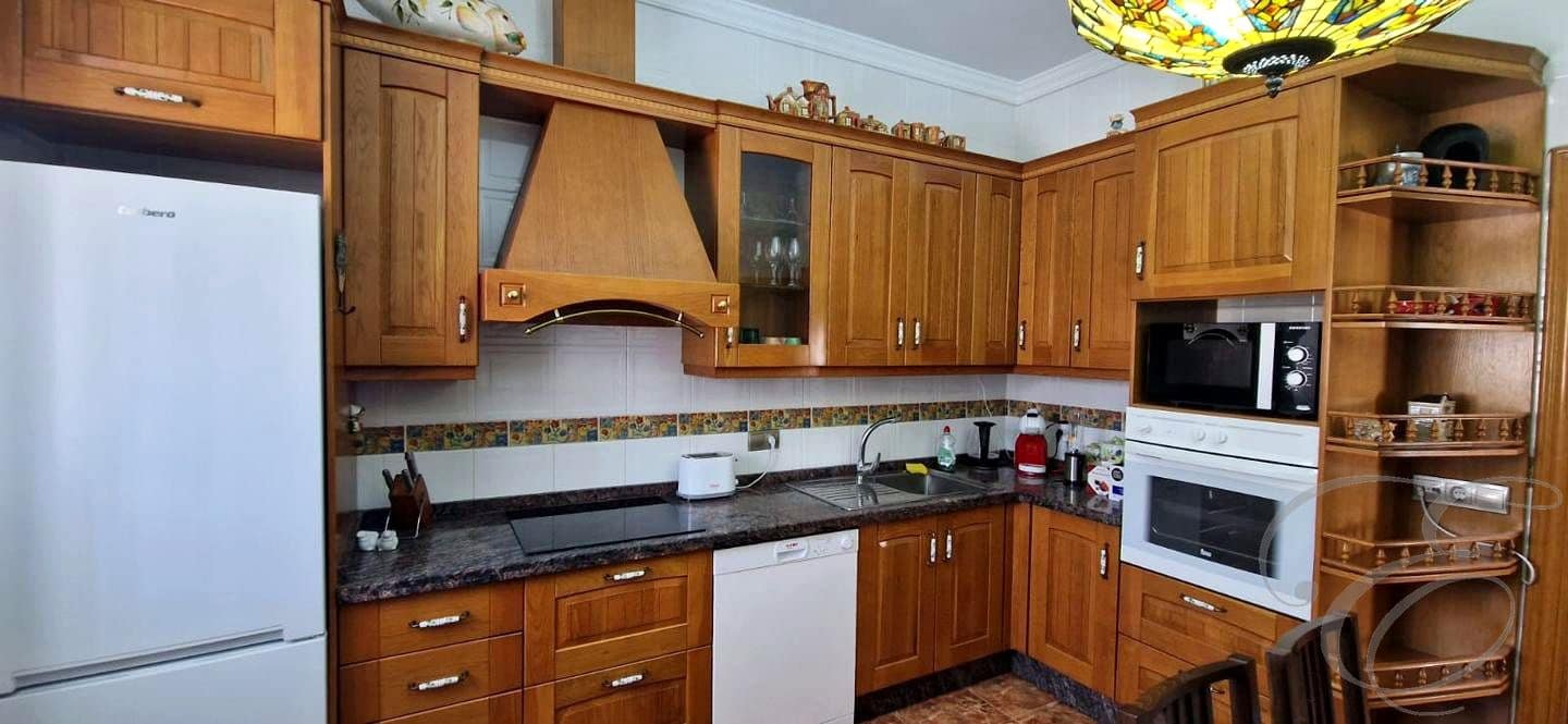 Chalet de 4 habitaciones en Caleta de Vélez en venta con piscina - 485.000 € (Ref: 9516376)