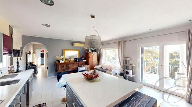 4 chambre Villa/Maison à vendre à Benajarafe, Vélez-Málaga avec piscine garage - 650 000 € (Ref: 9534864)