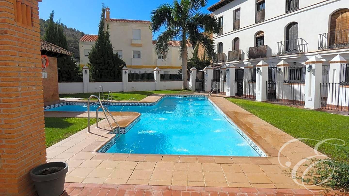 2 bedroom Flat for sale in Velez de Benaudalla with pool garage - € 134,000 (Ref: 9538996)