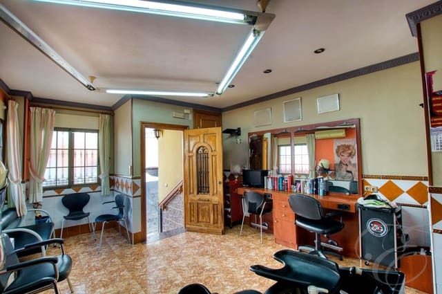 4 Zimmer Villa zu verkaufen in Periana mit Garage - 270.000 € (Ref: 9542118)