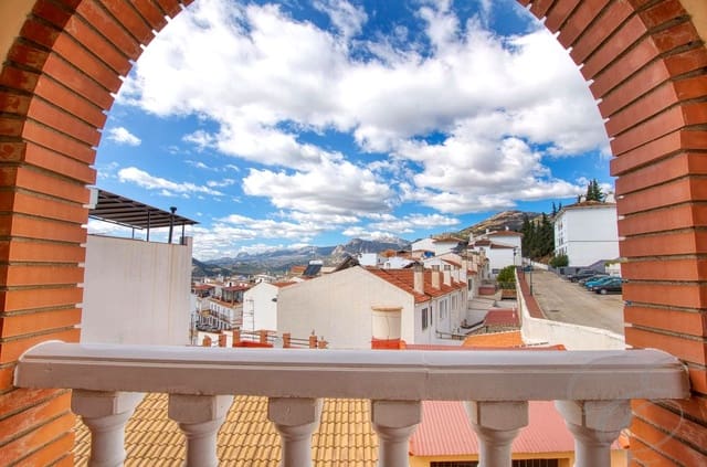 4 Zimmer Villa zu verkaufen in Periana mit Garage - 270.000 € (Ref: 9542118)