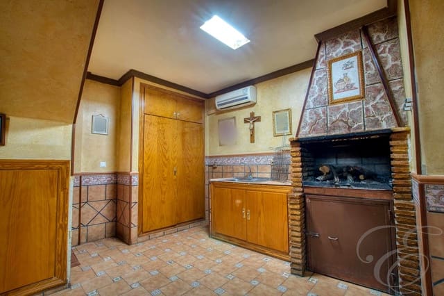 4 Zimmer Villa zu verkaufen in Periana mit Garage - 270.000 € (Ref: 9542118)