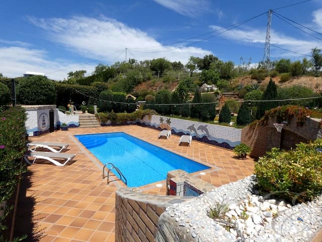 3 chambre Finca/Maison de Campagne à vendre à Casabermeja avec piscine garage - 265 000 € (Ref: 9550015)