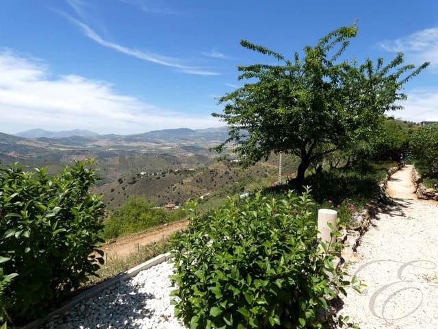 3 chambre Finca/Maison de Campagne à vendre à Casabermeja avec piscine garage - 265 000 € (Ref: 9550015)