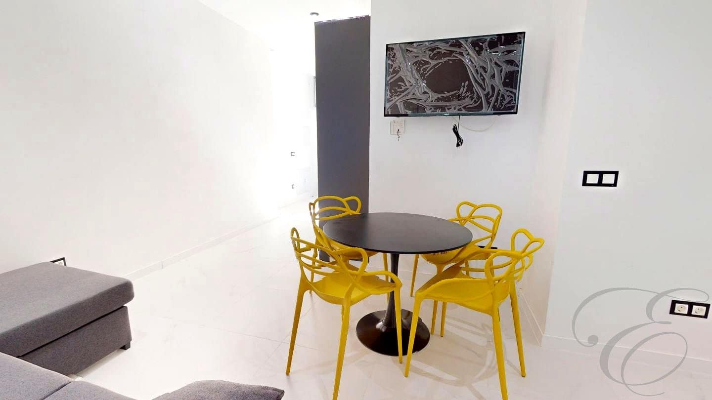 1 soverom Leilighet til salgs i Caleta de Velez - € 195 000 (Ref: 9618161)