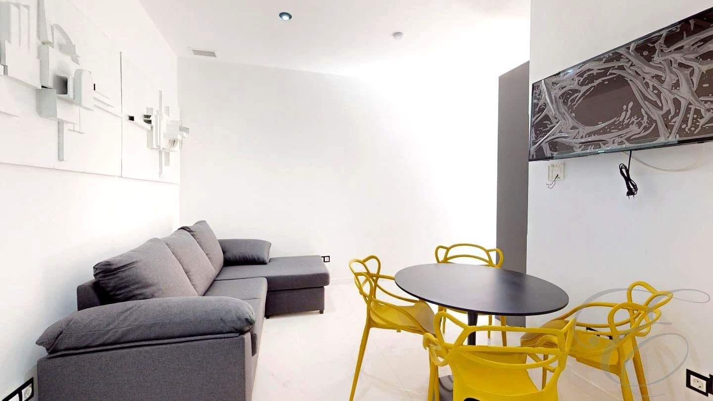 1 soverom Leilighet til salgs i Caleta de Velez - € 195 000 (Ref: 9618161)