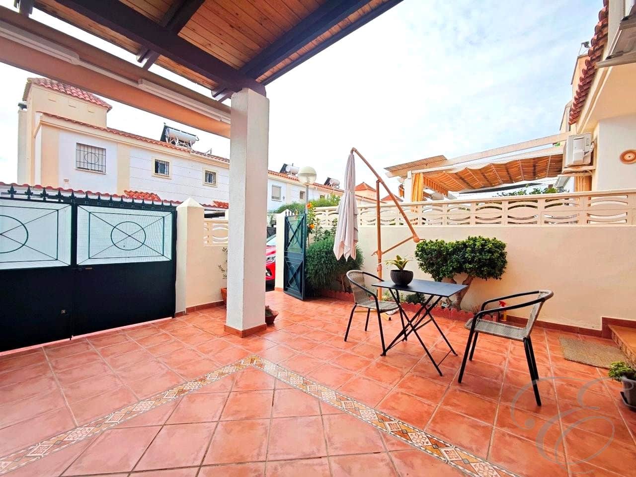 4 bedroom Villa for sale in Chilches with pool garage - € 429,000 (Ref: 9618162)