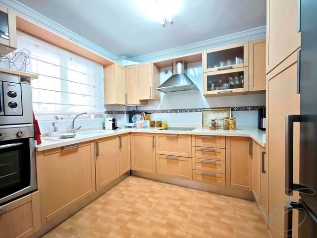 4 bedroom Villa for sale in Chilches, Vélez-Málaga with pool garage - € 429,000 (Ref: 9618162)