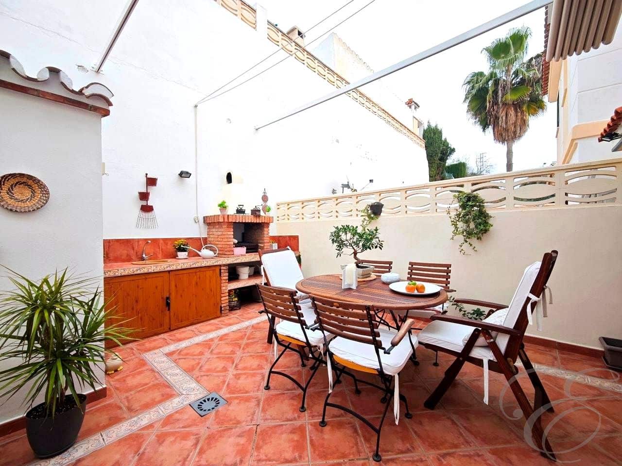 4 bedroom Villa for sale in Chilches with pool garage - € 429,000 (Ref: 9618162)